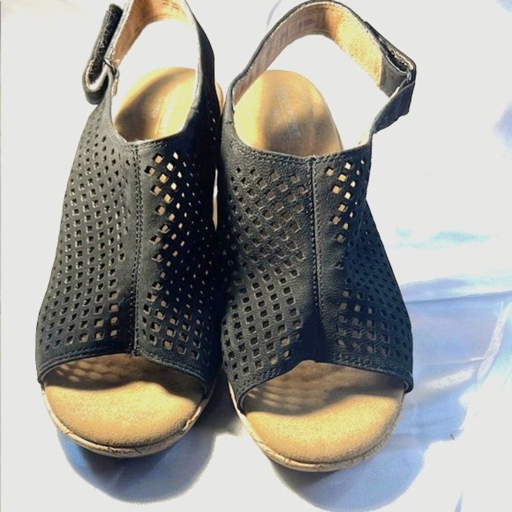 Rockport Black and Tan Sandals with Perforated Design - Size 8